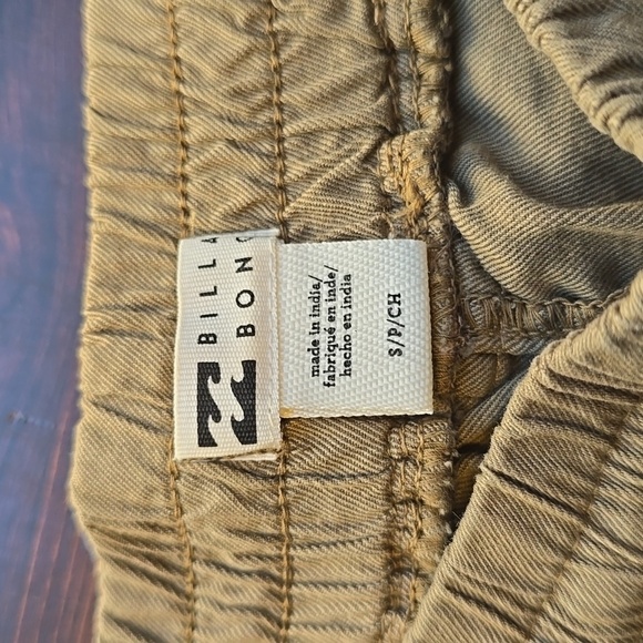 Billabong Green Shorts Lightweight Elastic Waist - Picture 2 of 3